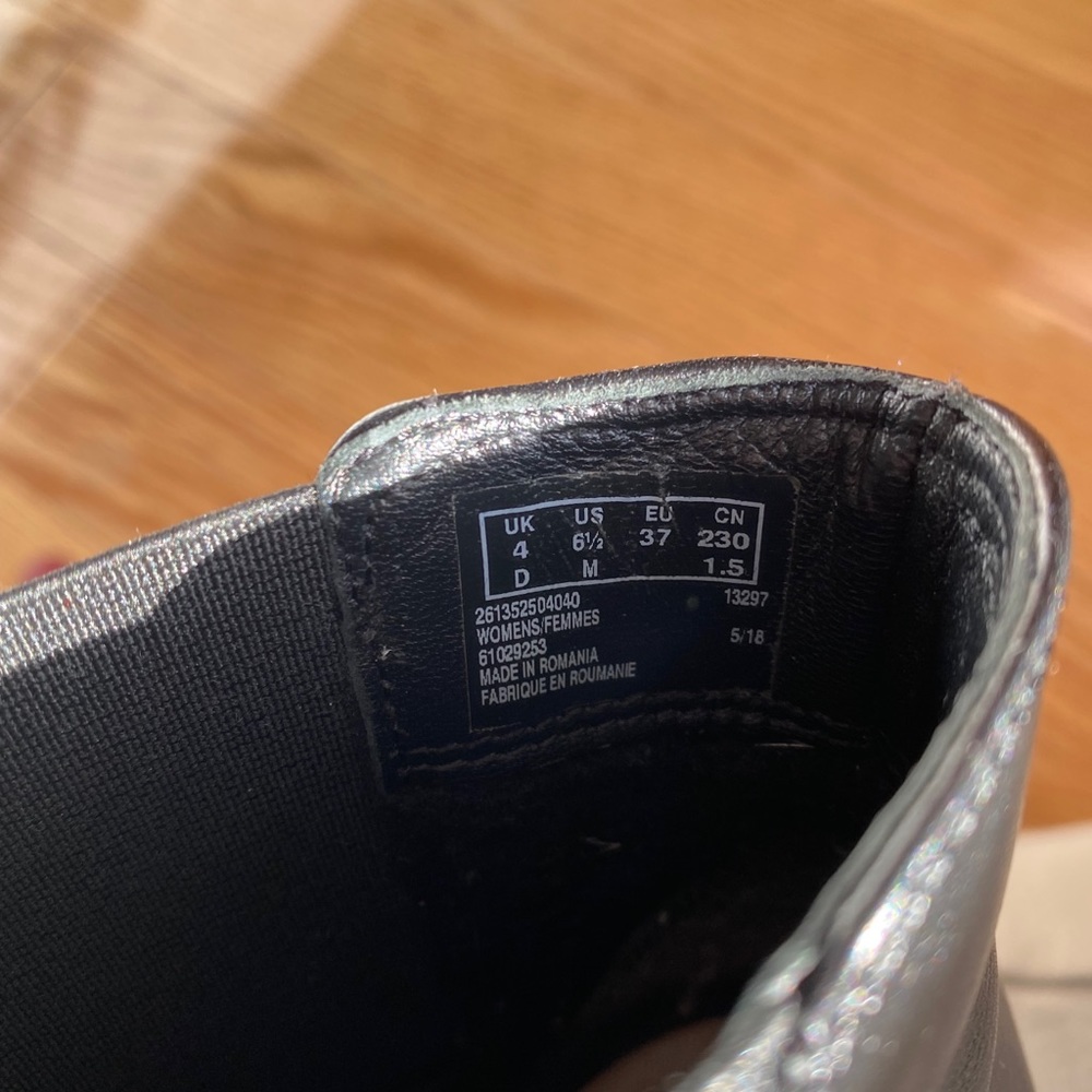 Boots - Picture 4 of 4